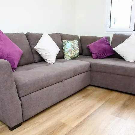 Torrinha & Sa شقة